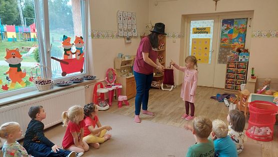 Grafika #34: 26.09.2023 Zajęcia animacyjne z panią Agatą z Sensoludka