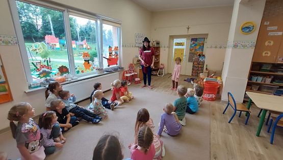 Grafika #35: 26.09.2023 Zajęcia animacyjne z panią Agatą z Sensoludka