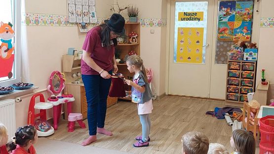 Grafika #36: 26.09.2023 Zajęcia animacyjne z panią Agatą z Sensoludka