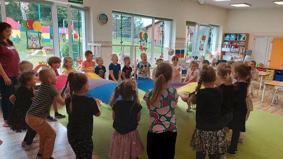 Grafika #42: 26.09.2023 Zajęcia animacyjne z panią Agatą z Sensoludka