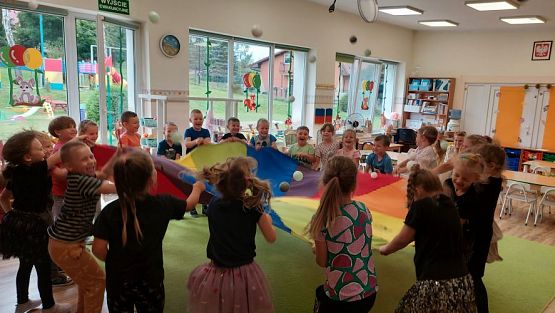 Grafika #43: 26.09.2023 Zajęcia animacyjne z panią Agatą z Sensoludka