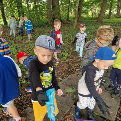 Grafika #18: 14.09.2023 - Sprzątanie Świata