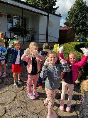 Grafika #24: 14.09.2023 - Sprzątanie Świata