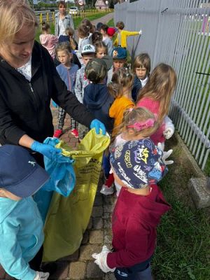 Grafika #37: 14.09.2023 - Sprzątanie Świata