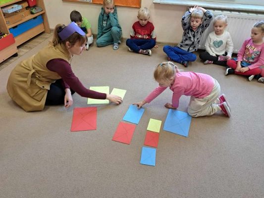 Grafika #7: 18.10.2023 Dzień listonosza - zajęcia edukacyjne w gr II