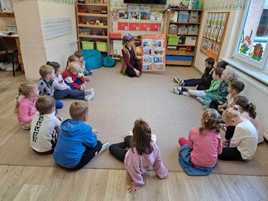 Grafika #38: 18.10.2023 Dzień listonosza - zajęcia edukacyjne w gr II