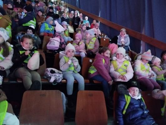 Grafika #18: 11.10.2023 Wyjazd edukacyjny do Gdańska - widowisko teatralne na lodzie "Niezwykłe przygody Żeglarza Sindbada"