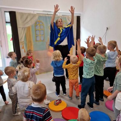 Grafika #2: 09.10.2023 Przedstawienie teatralne "Kot w butach" w wykonaniu teatru "Duet" z Krakowa