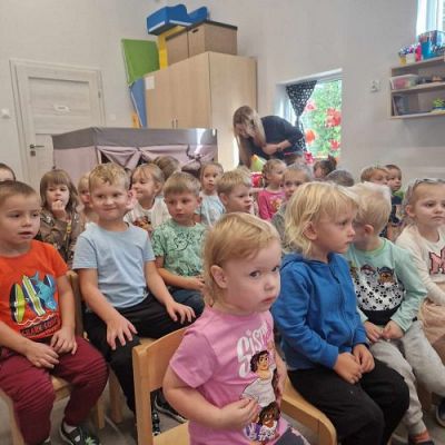 Grafika #4: 09.10.2023 Przedstawienie teatralne "Kot w butach" w wykonaniu teatru "Duet" z Krakowa