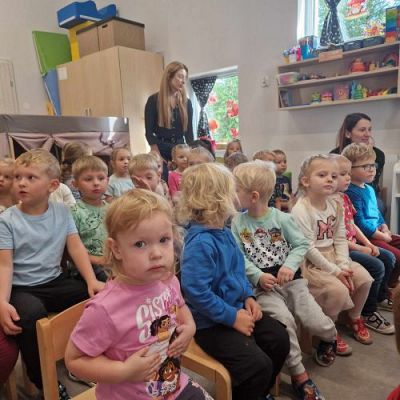 Grafika #13: 09.10.2023 Przedstawienie teatralne "Kot w butach" w wykonaniu teatru "Duet" z Krakowa