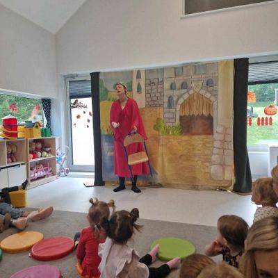 Grafika #14: 09.10.2023 Przedstawienie teatralne "Kot w butach" w wykonaniu teatru "Duet" z Krakowa