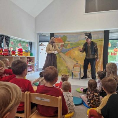 Grafika #20: 09.10.2023 Przedstawienie teatralne "Kot w butach" w wykonaniu teatru "Duet" z Krakowa