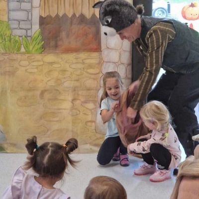 Grafika #27: 09.10.2023 Przedstawienie teatralne "Kot w butach" w wykonaniu teatru "Duet" z Krakowa