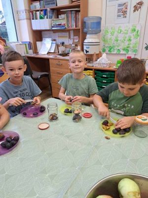 Grafika #35: 05.10.2023 Zajęcia kulinarne - jesienne przetwory gr III