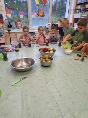 Grafika #43: 05.10.2023 Zajęcia kulinarne - jesienne przetwory gr III