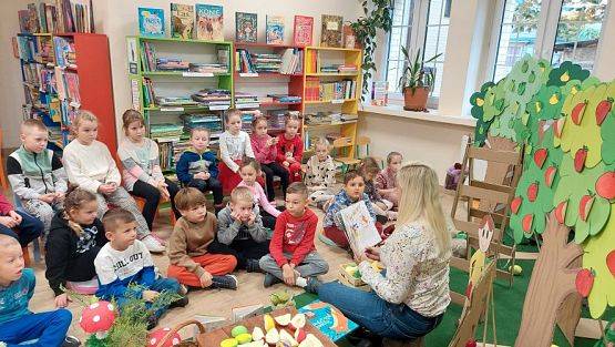 Grafika #5: 30.10.2023 Wyjazd edukacyjny do Biblioteki Miejskiej w Łebie cz.II