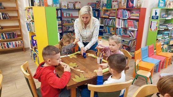 Grafika #20: 30.10.2023 Wyjazd edukacyjny do Biblioteki Miejskiej w Łebie cz.II