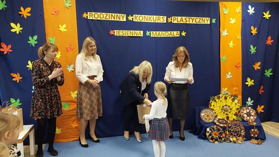 Grafika #21: 26.10.2023 Rozstrzygnięcie rodzinnego konkursu plastycznego "Jesienna mandala"