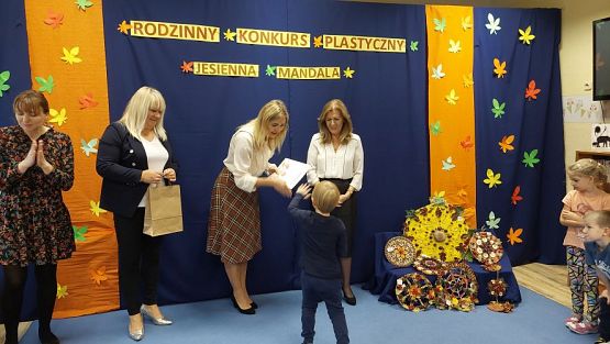 Grafika #27: 26.10.2023 Rozstrzygnięcie rodzinnego konkursu plastycznego "Jesienna mandala"