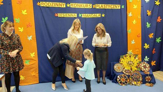 Grafika #31: 26.10.2023 Rozstrzygnięcie rodzinnego konkursu plastycznego "Jesienna mandala"