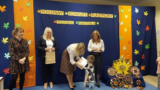 Grafika #32: 26.10.2023 Rozstrzygnięcie rodzinnego konkursu plastycznego "Jesienna mandala"