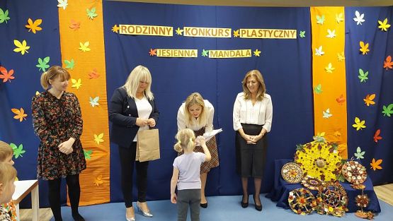 Grafika #33: 26.10.2023 Rozstrzygnięcie rodzinnego konkursu plastycznego "Jesienna mandala"