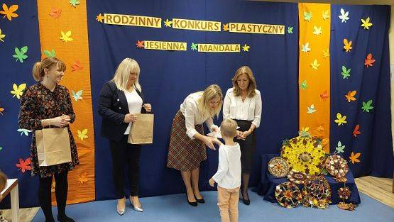 Grafika #34: 26.10.2023 Rozstrzygnięcie rodzinnego konkursu plastycznego "Jesienna mandala"
