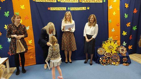 Grafika #36: 26.10.2023 Rozstrzygnięcie rodzinnego konkursu plastycznego "Jesienna mandala"