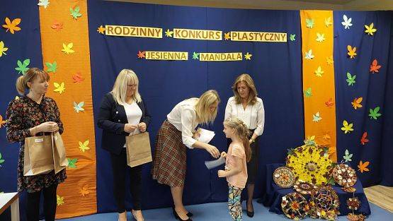 Grafika #47: 26.10.2023 Rozstrzygnięcie rodzinnego konkursu plastycznego "Jesienna mandala"