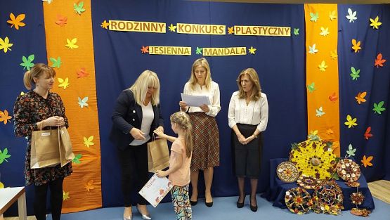 Grafika #48: 26.10.2023 Rozstrzygnięcie rodzinnego konkursu plastycznego "Jesienna mandala"