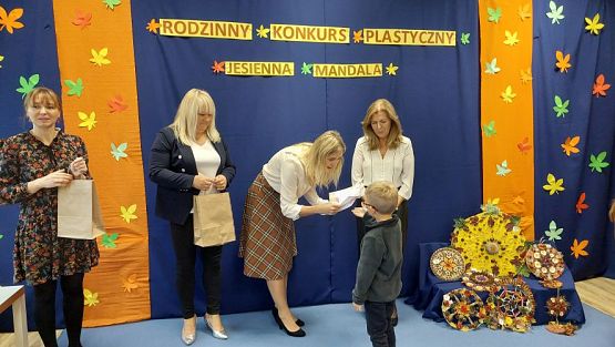 Grafika #49: 26.10.2023 Rozstrzygnięcie rodzinnego konkursu plastycznego "Jesienna mandala"