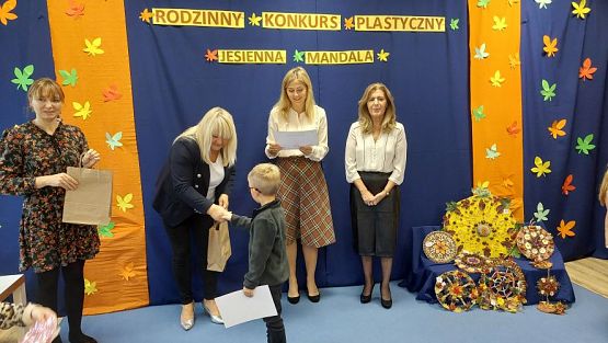 Grafika #50: 26.10.2023 Rozstrzygnięcie rodzinnego konkursu plastycznego "Jesienna mandala"