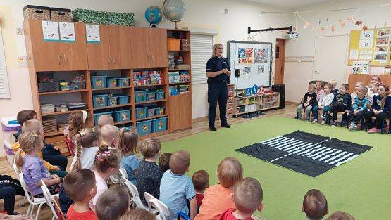 Grafika #1: 25.10.2023 "Bezpieczny przedszkolak na drodze"