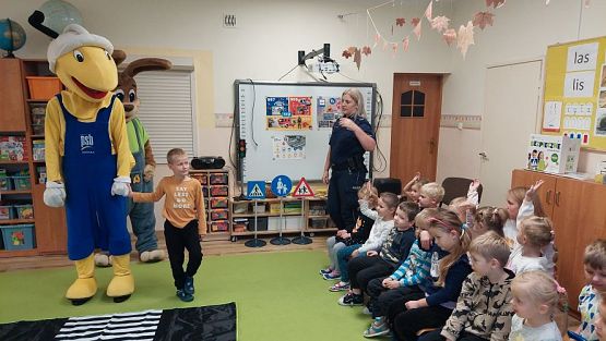 Grafika #13: 25.10.2023 "Bezpieczny przedszkolak na drodze"