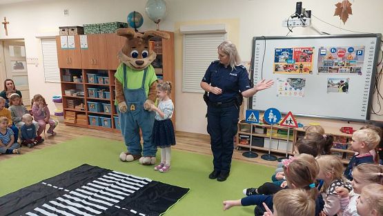 Grafika #15: 25.10.2023 "Bezpieczny przedszkolak na drodze"