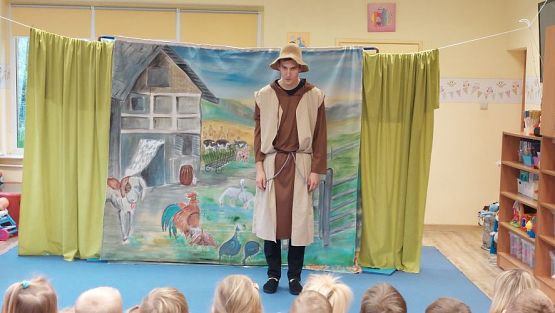 Grafika #6: 25.10.2023 Przedstawienie teatralne pt."Niespodzianka od serca" w wykonaniu teatru "Eden" z Wieliczki