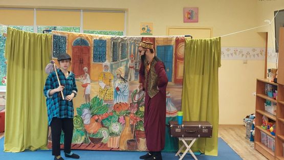 Grafika #47: 25.10.2023 Przedstawienie teatralne pt."Niespodzianka od serca" w wykonaniu teatru "Eden" z Wieliczki