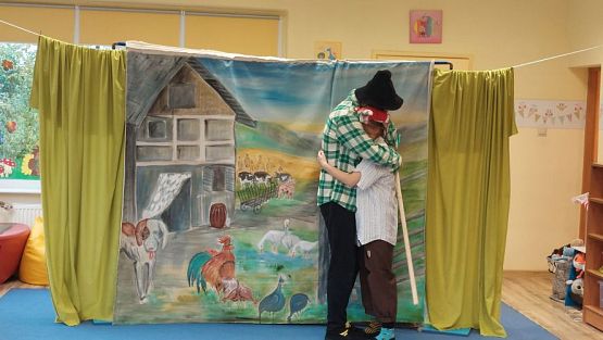 Grafika #58: 25.10.2023 Przedstawienie teatralne pt."Niespodzianka od serca" w wykonaniu teatru "Eden" z Wieliczki