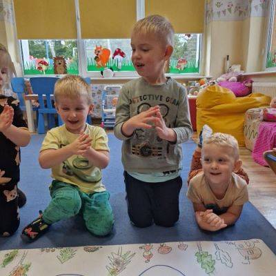 Grafika #67: 20.10.2023 EU CODE WEEK - Europejski tydzień kodowania w gr I - "Spacer po lesie" z robotem edukacyjnym GeniBot