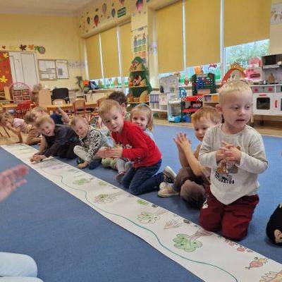 Grafika #69: 20.10.2023 EU CODE WEEK - Europejski tydzień kodowania w gr I - "Spacer po lesie" z robotem edukacyjnym GeniBot