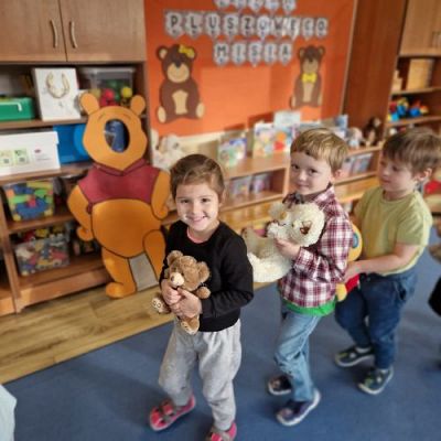 Grafika #19: 24.11.2023 Dzień Pluszowego Misia gr I