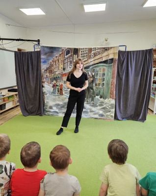 Grafika #0: 01.12.2023 Przedstawienie teatralne pt. "Opowieść wigilijna"