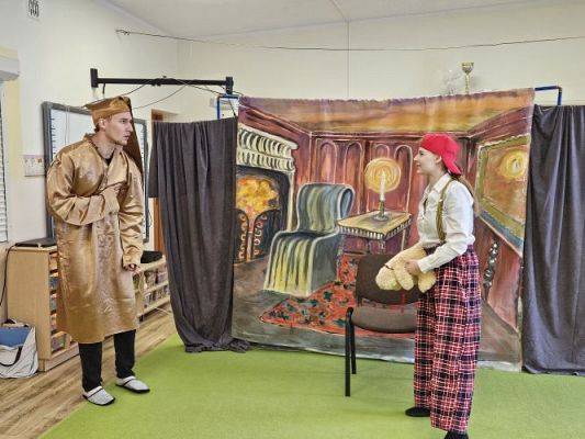 Grafika #9: 01.12.2023 Przedstawienie teatralne pt. "Opowieść wigilijna"