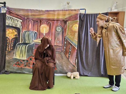 Grafika #12: 01.12.2023 Przedstawienie teatralne pt. "Opowieść wigilijna"