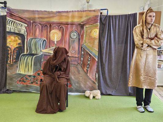 Grafika #13: 01.12.2023 Przedstawienie teatralne pt. "Opowieść wigilijna"