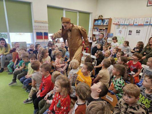 Grafika #22: 01.12.2023 Przedstawienie teatralne pt. "Opowieść wigilijna"