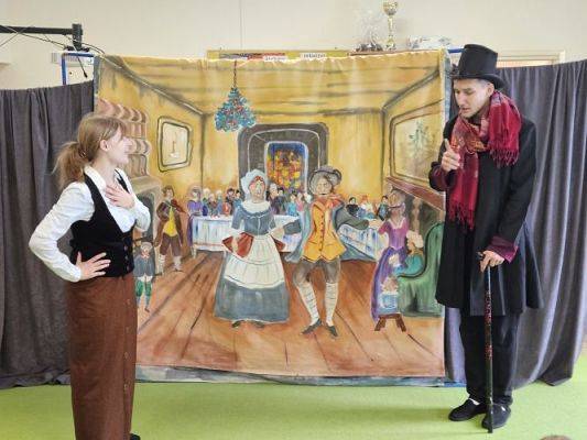 Grafika #27: 01.12.2023 Przedstawienie teatralne pt. "Opowieść wigilijna"