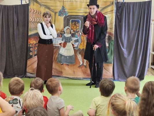 Grafika #28: 01.12.2023 Przedstawienie teatralne pt. "Opowieść wigilijna"