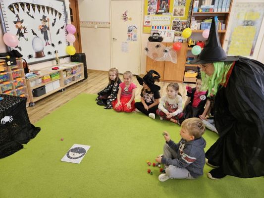 Grafika #23: 30.11.2023 Zabawy Andrzejkowe gr III