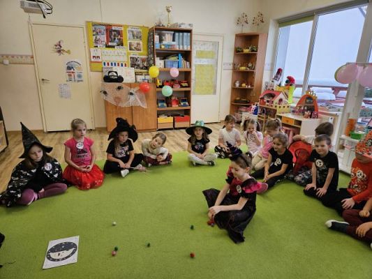 Grafika #28: 30.11.2023 Zabawy Andrzejkowe gr III